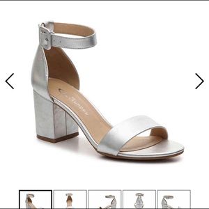 CL by Laundry Jody Sandal silver low heel size 7.5